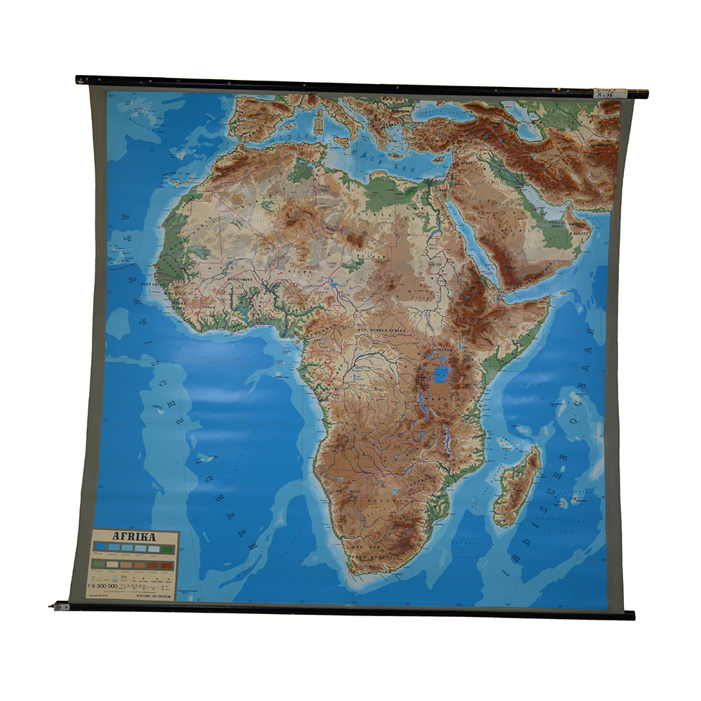 specificeren Vergelijken Bot Grote landkaarten met reliëf